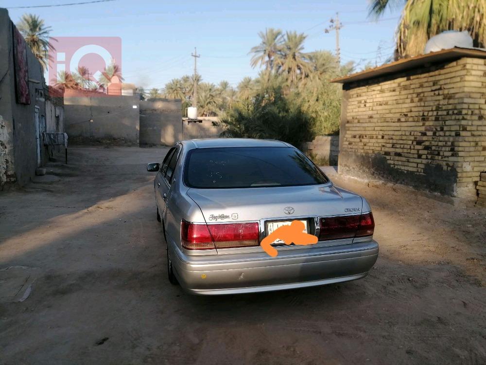 تۆیۆتا کراون